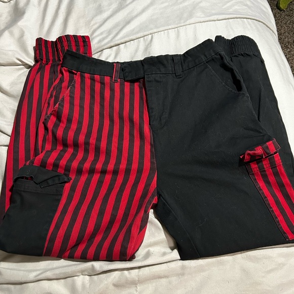 🍂Hot Topic Striped Red and Black Cargo Pants - Picture 1 of 8